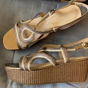 Naturalizer platform sandals. Size 11, 3 in heel.